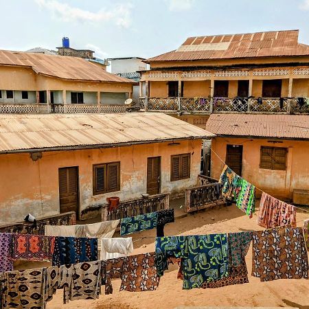 Chambres D'Hotes - Chez Mama Sedjro Porto-Novo Extérieur photo